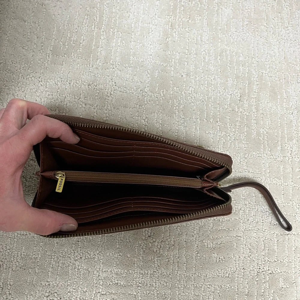 Fossil Brown Leather Wallet - Picture 6 of 6